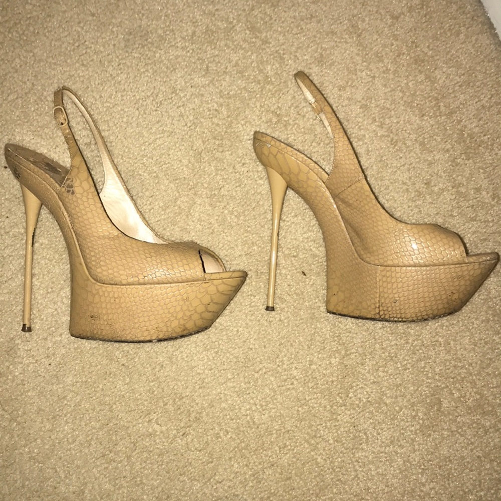 Casadei platform pumps - Picture 3 of 3